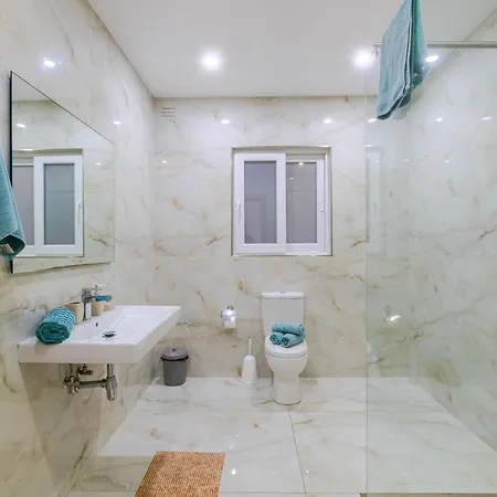 New Spacious 3bdr 2 Bth Bugibba