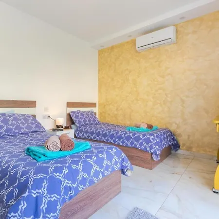 New Spacious 3bdr 2 Bth Bugibba خليج سانت بول