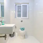New Spacious 3bdr 2 Bth Bugibba Lejlighed