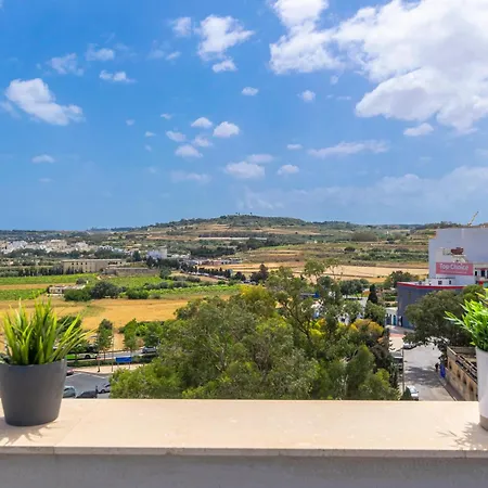 New Spacious 3bdr 2 Bth Bugibba Apartment *