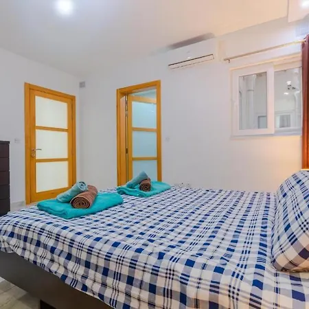 New Spacious 3bdr 2 Bth Bugibba Apartman San Pawl il-Baħar