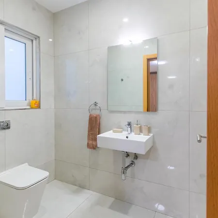 New Spacious 3bdr 2 Bth Bugibba * San Pawl il-Baħar