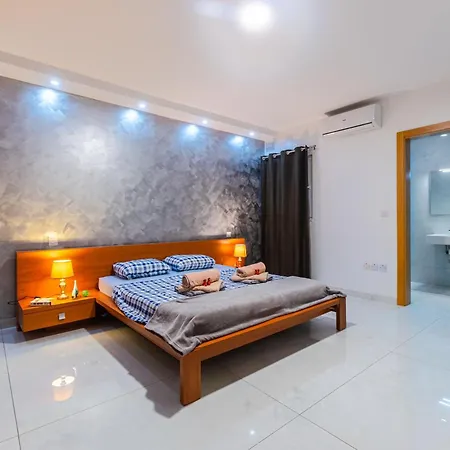 New Spacious 3bdr 2 Bth Bugibba