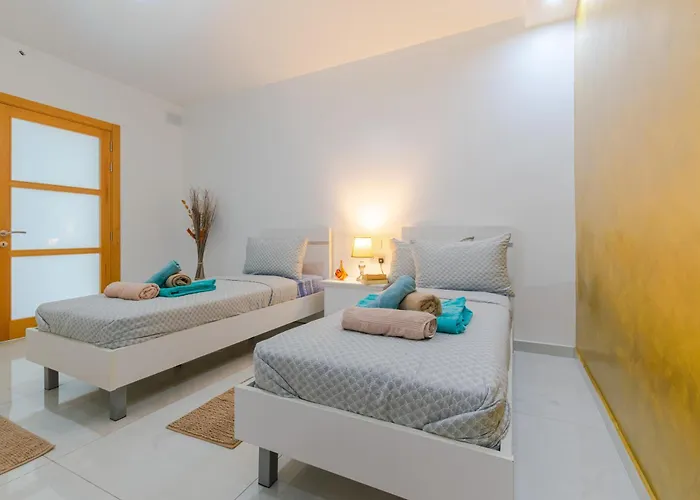 New Spacious 3bdr 2 Bth Bugibba Апартаменты