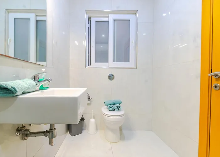 New Spacious 3bdr 2 Bth Bugibba Апартаменты