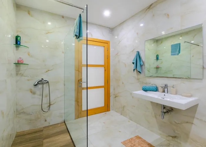 New Spacious 3bdr 2 Bth Bugibba Сент-Полс-Бей