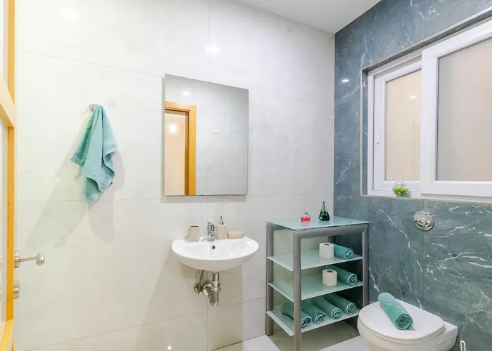 Апартаменты New Spacious 3bdr 2 Bth Bugibba Сент-Полс-Бей