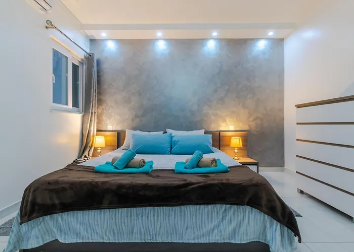 Апартаменты New Spacious 3bdr 2 Bth Bugibba *