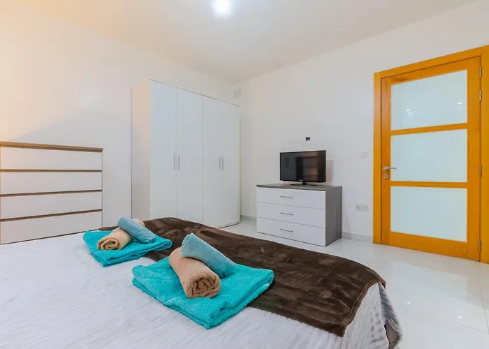 New Spacious 3bdr 2 Bth Bugibba Апартаменты Сент-Полс-Бей