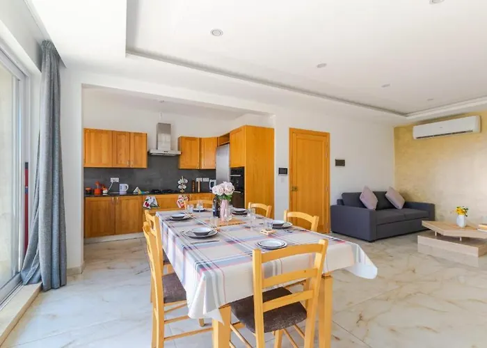 New Spacious 3bdr 2 Bth Bugibba Апартаменты