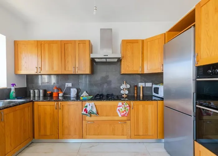 Apartment New Spacious 3bdr 2 Bth Bugibba *