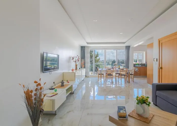 New Spacious 3bdr 2 Bth Bugibba Апартаменты