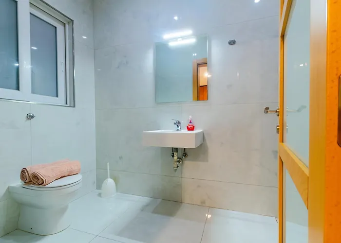 New Spacious 3bdr 2 Bth Bugibba *