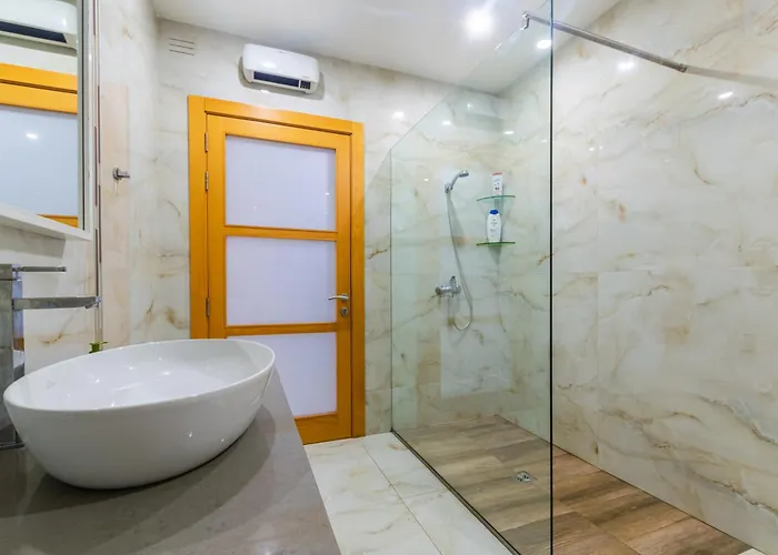 New Spacious 3bdr 2 Bth Bugibba Апартаменты *