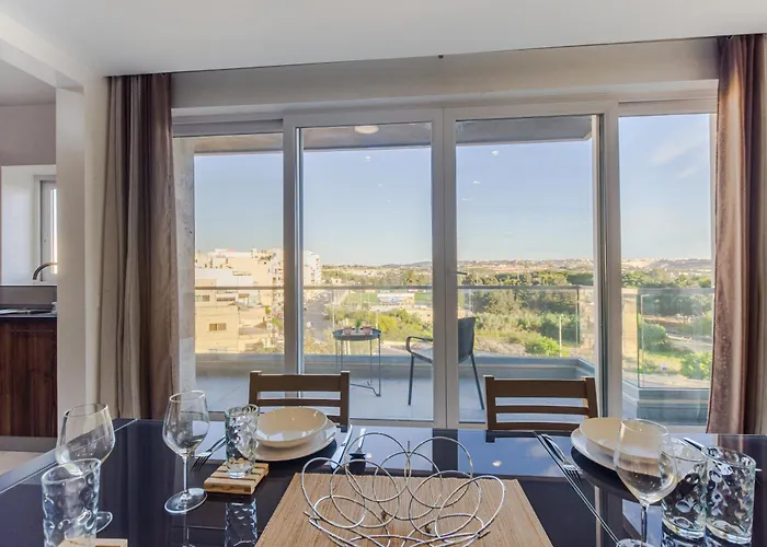 Apartment New Spacious 3bdr 2 Bth Bugibba *