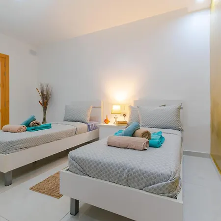 New Spacious 3bdr 2 Bth Bugibba Apartment