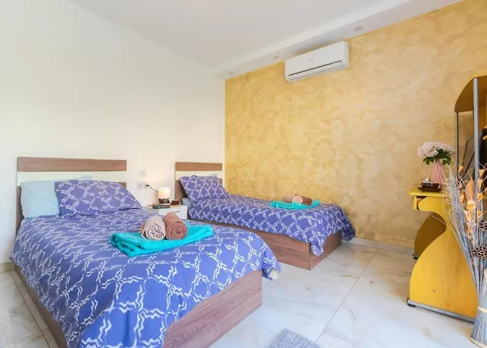 New Spacious 3bdr 2 Bth Bugibba St. Paul's Bay