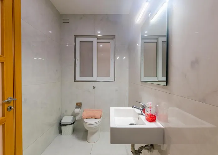 Apartment New Spacious 3bdr 2 Bth Bugibba